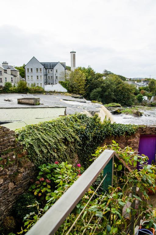 Byrnes Wine Dine Stay Ennistimon Eksteriør billede