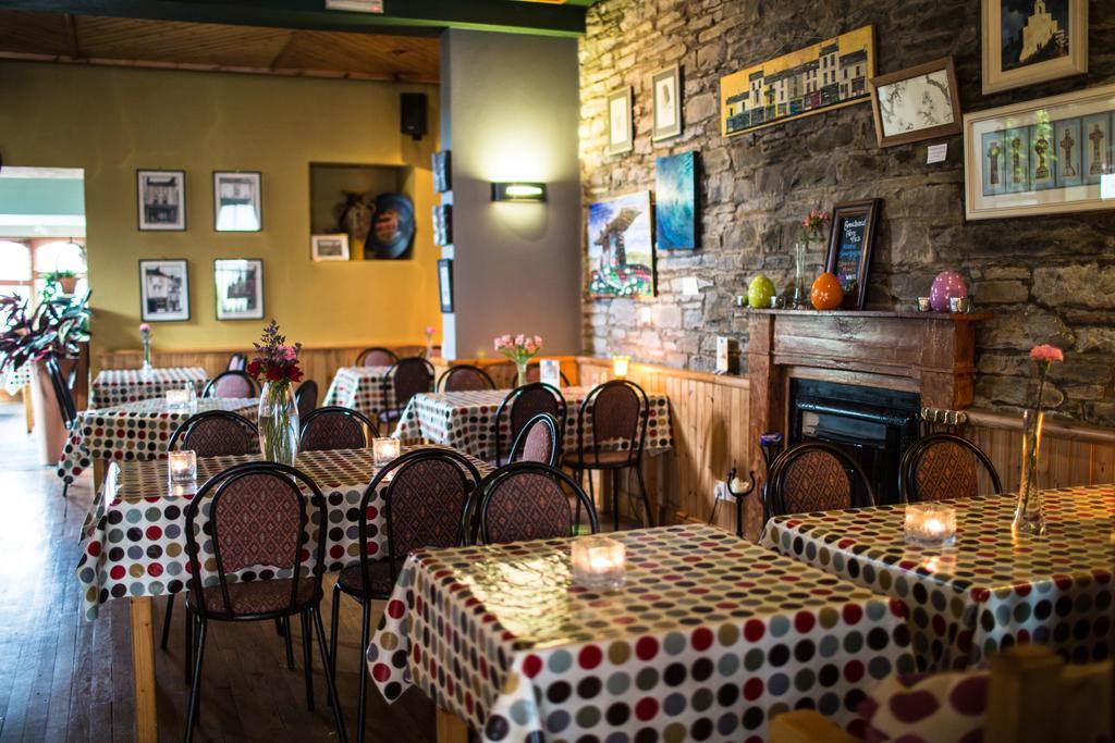 Byrnes Wine Dine Stay Ennistimon Eksteriør billede